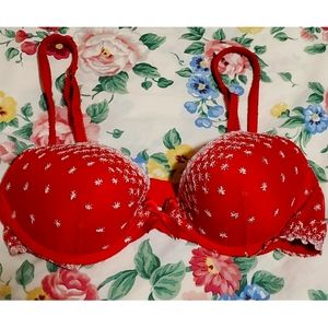 🥰 4 for $20 36B Victoria's Secret Pushup Pout Bra 🥰